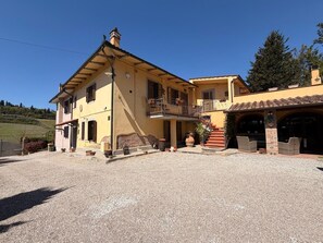 Exterior - Holiday Home Butterfly (Ground Floor) Deep Tuscan Countryside (San Miniato)