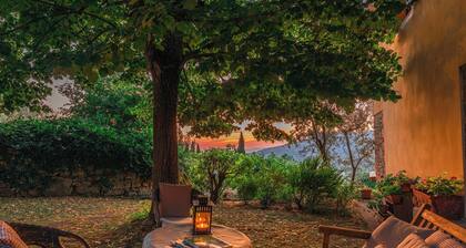 CASA DEL SOLE 4 Nukkuu, huvila yksityisellä uima-altaalla yksinoikeudella!