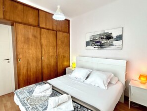 4 Schlafzimmer, Bügeleisen/Bügelbrett, kostenloses WLAN, Bettwäsche