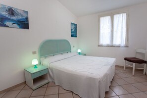 2 makuuhuonetta, silitysrauta/-lauta, Wi-Fi, vuodevaatteet
