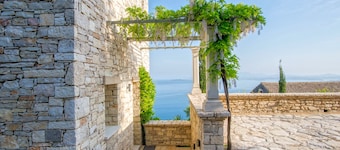 Paleopetres Blanche - Private Pool - Sea Views - Beaches - North East Coast -