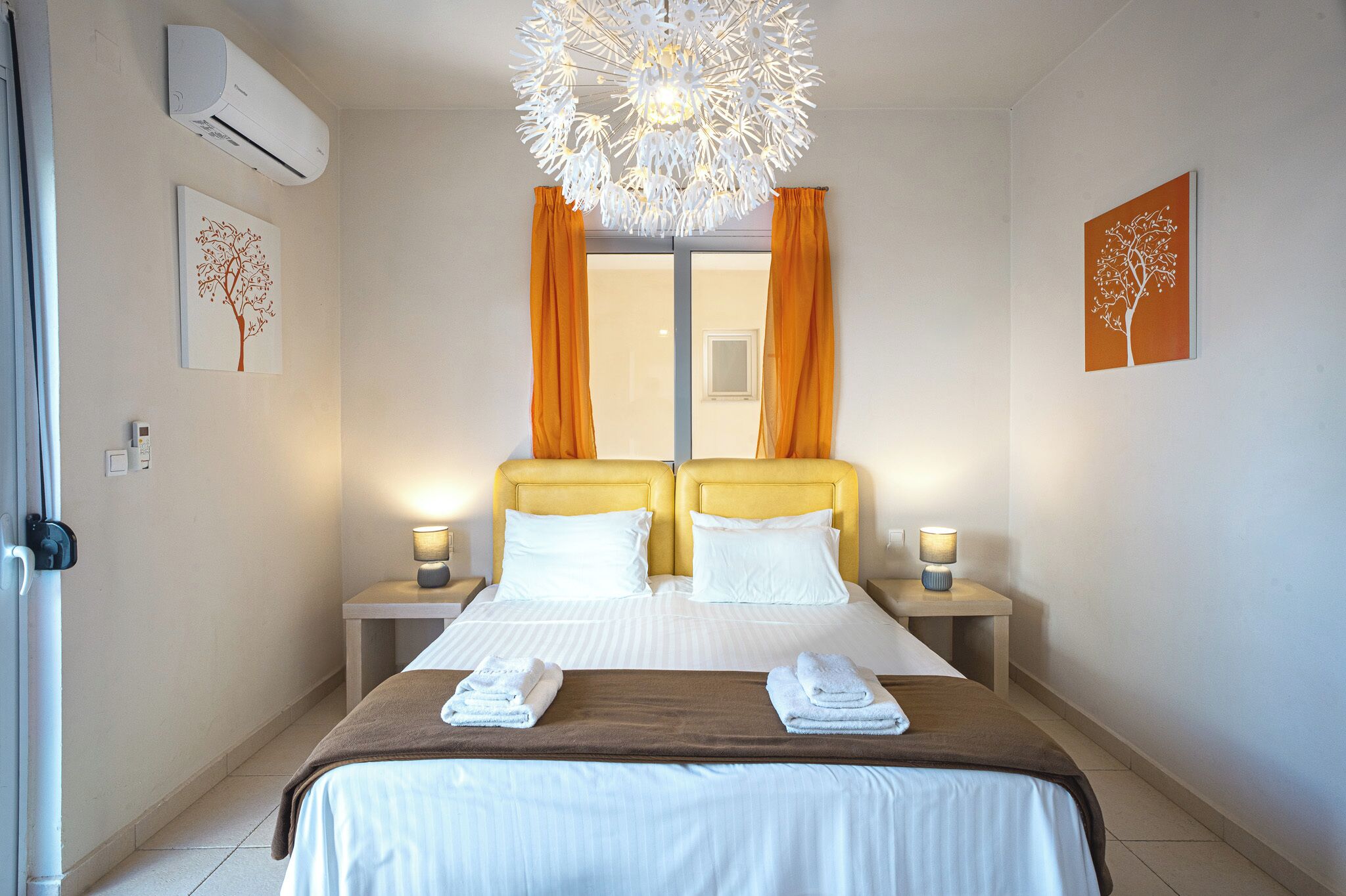 2 bedrooms, iron/ironing board, travel cot, free WiFi