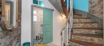 Historical 3 storey house in Old Istanbul, recently restored, comfortable stay!