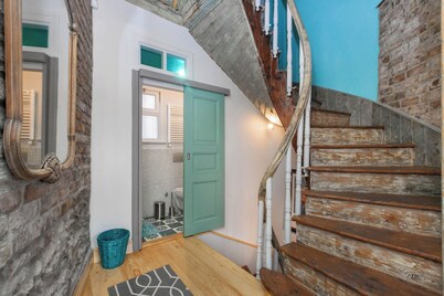 Historical 3 storey house in Old Istanbul, recently restored, comfortable stay!