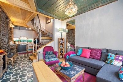 Historical 3 storey house in Old Istanbul, recently restored, comfortable stay!
