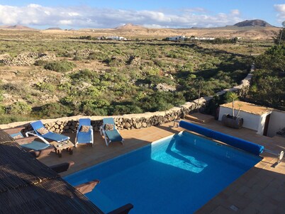 Peaceful secluded Villa With Large Heated Private Pool And Wifi