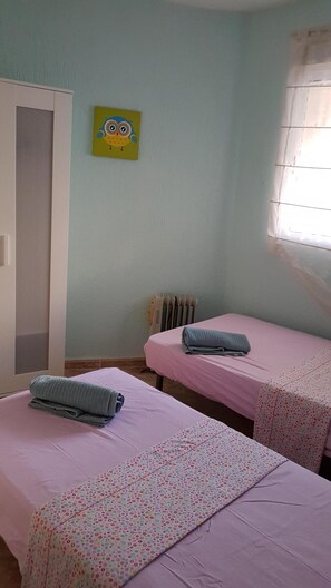 2 bedrooms, desk, iron/ironing board, travel cot - Puerto Bello Yacht Club (Cartagena)