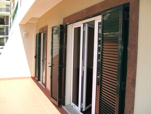 Exterior detail - Large three bedroom by the seaside promenade (Funchal)