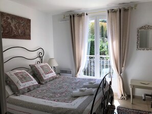 4 Schlafzimmer, Bügeleisen/Bügelbrett, Reisekinderbett, kostenloses WLAN