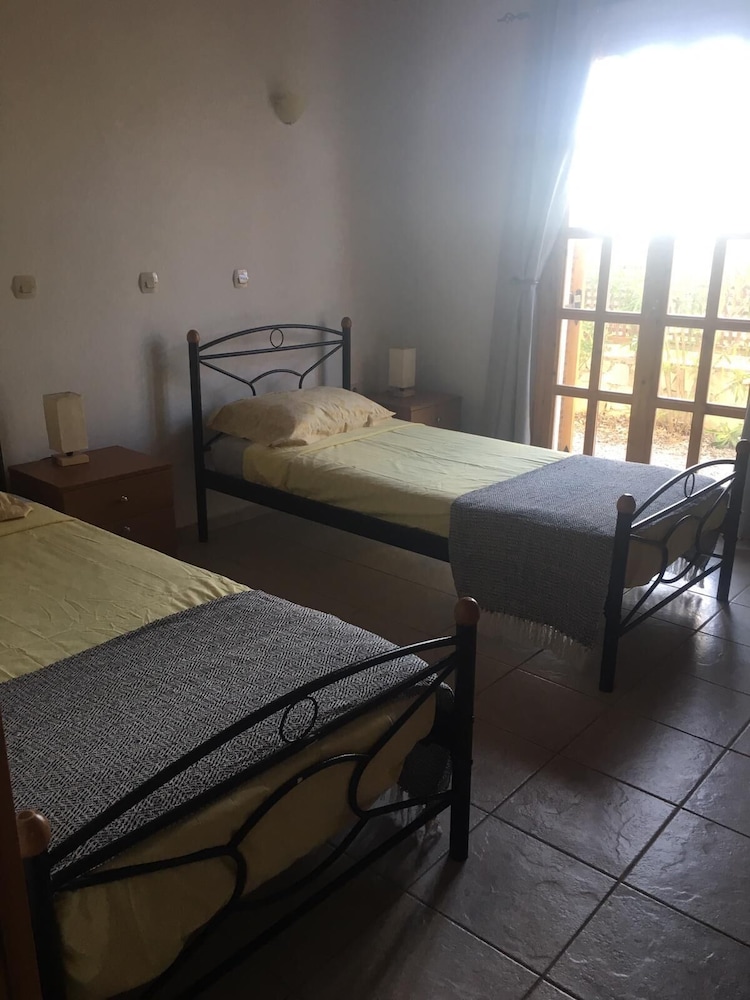 Spacious 3 Bedroom Villa With Private Pool, Patio And Roof Terrace. - Crete