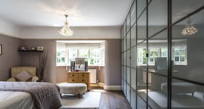 👨👨👧👦 Countryside Family Friendly House & Annex - completely detached