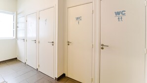 تجهيزات دش، مستلزمات مجانية للعناية الشخصية، مجففات شعر