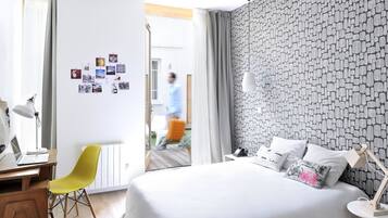Premium tweepersoonskamer | Een strijkplank/strijkijzer, gratis wifi, beddengoed, rolstoeltoegang