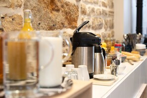 Desayuno buffet todos los días (con cargo) 