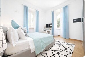 4 bedrooms, in-room safe, iron/ironing board, travel crib