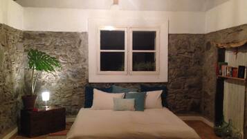 2 camere, una scrivania, Wi-Fi, lenzuola