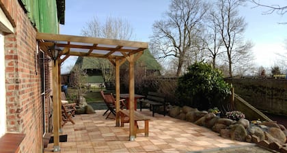 Nice, large animal and family-friendly apartment in the Wilstermarsch