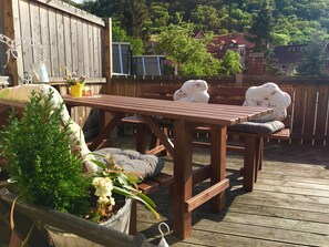 Outdoor dining - New Feriewohnung in the heart of the valley with stunning view to Roßtrappe, **** (Thale)