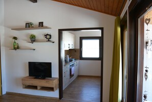 Fridge, microwave, oven, stovetop - Holiday house in the quietly located holiday park Tennenbronn (Tennenbronn)