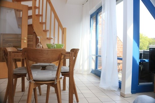 Modern apartment for 4 pers., Near the beach, south-facing balcony, free Wi-Fi