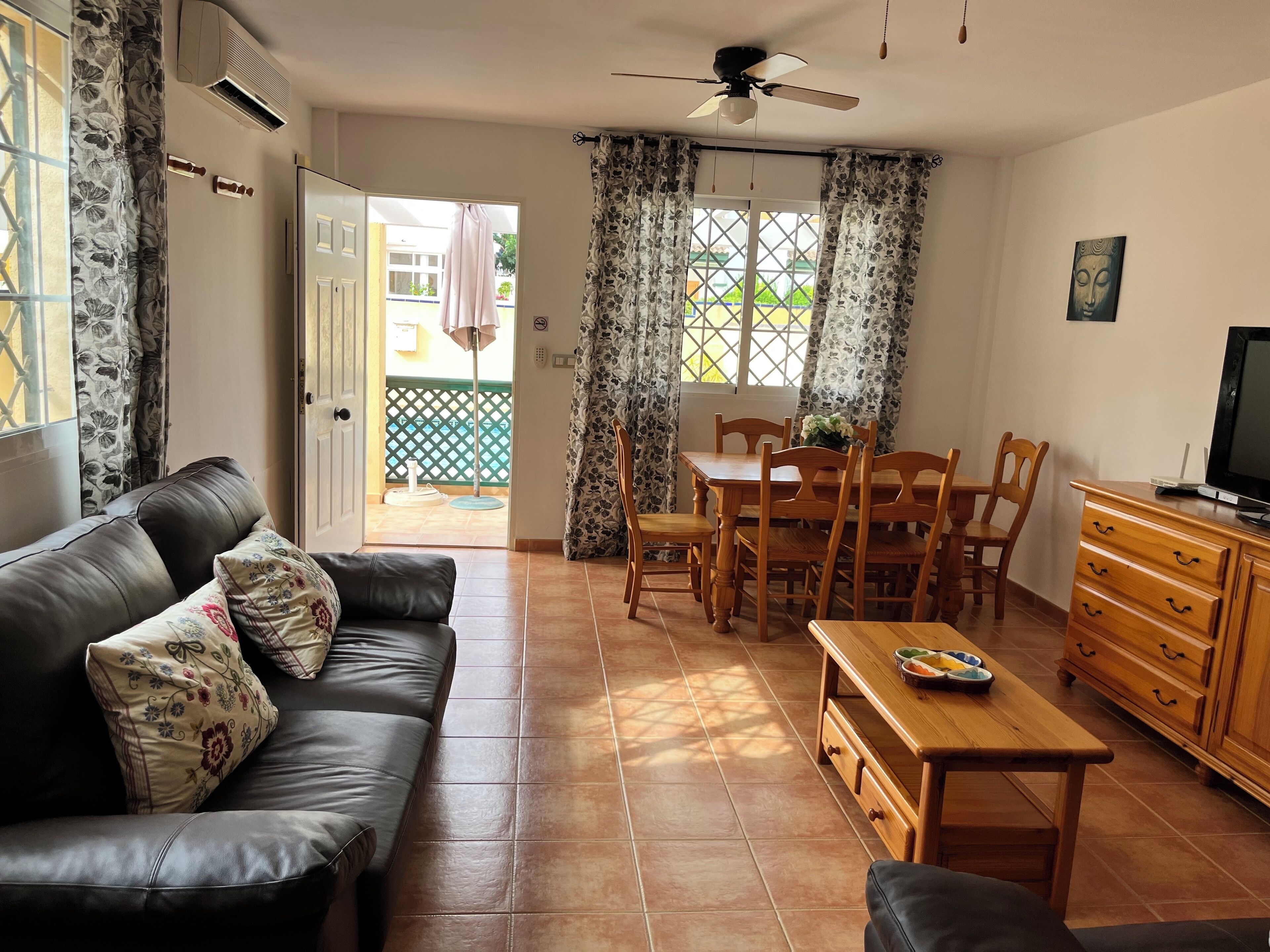 Smart TV, DVD player