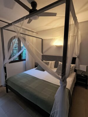 3 chambres, bureau, fer et planche à repasser, accès au Wi-Fi (inclus)