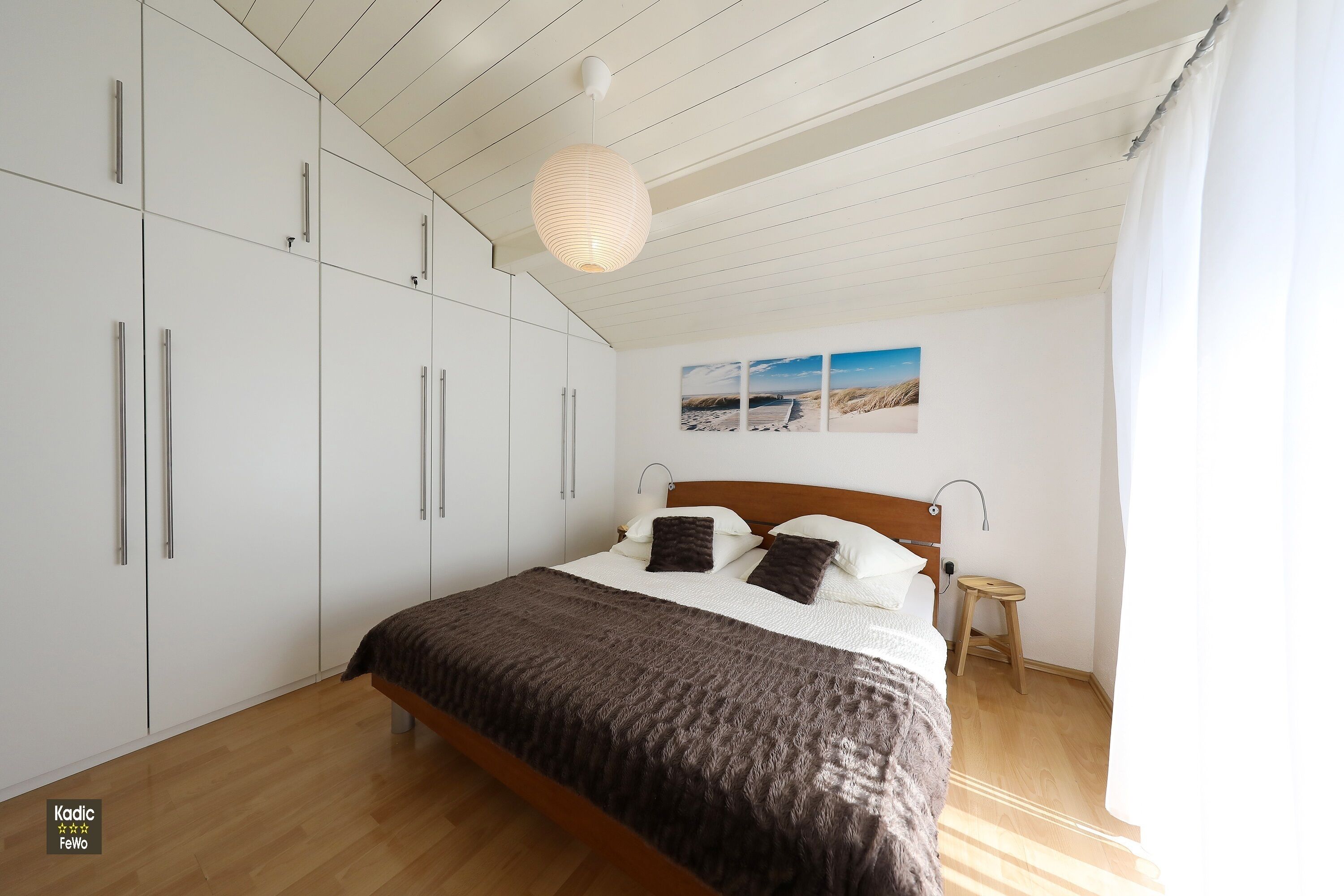 2 chambres, bureau, système d’insonorisation, accès au Wi-Fi (inclus)