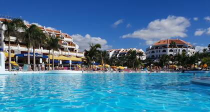 Apartm. Parque Santiago 3 merenranta + ranta, lämmitetty uima-allas, WiFi, Terassi