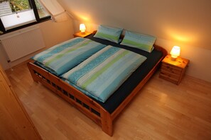 3 chambres, fer et planche à repasser, Wi-Fi gratuit, draps fournis