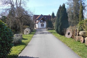 Property grounds - *** Romantic half-timbered holiday home in the South Palatinate - here is the PFALZCARD (Billigheim-Ingenheim)