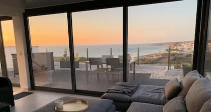 CASA DO MAR - HOUSE BY THE SEA -