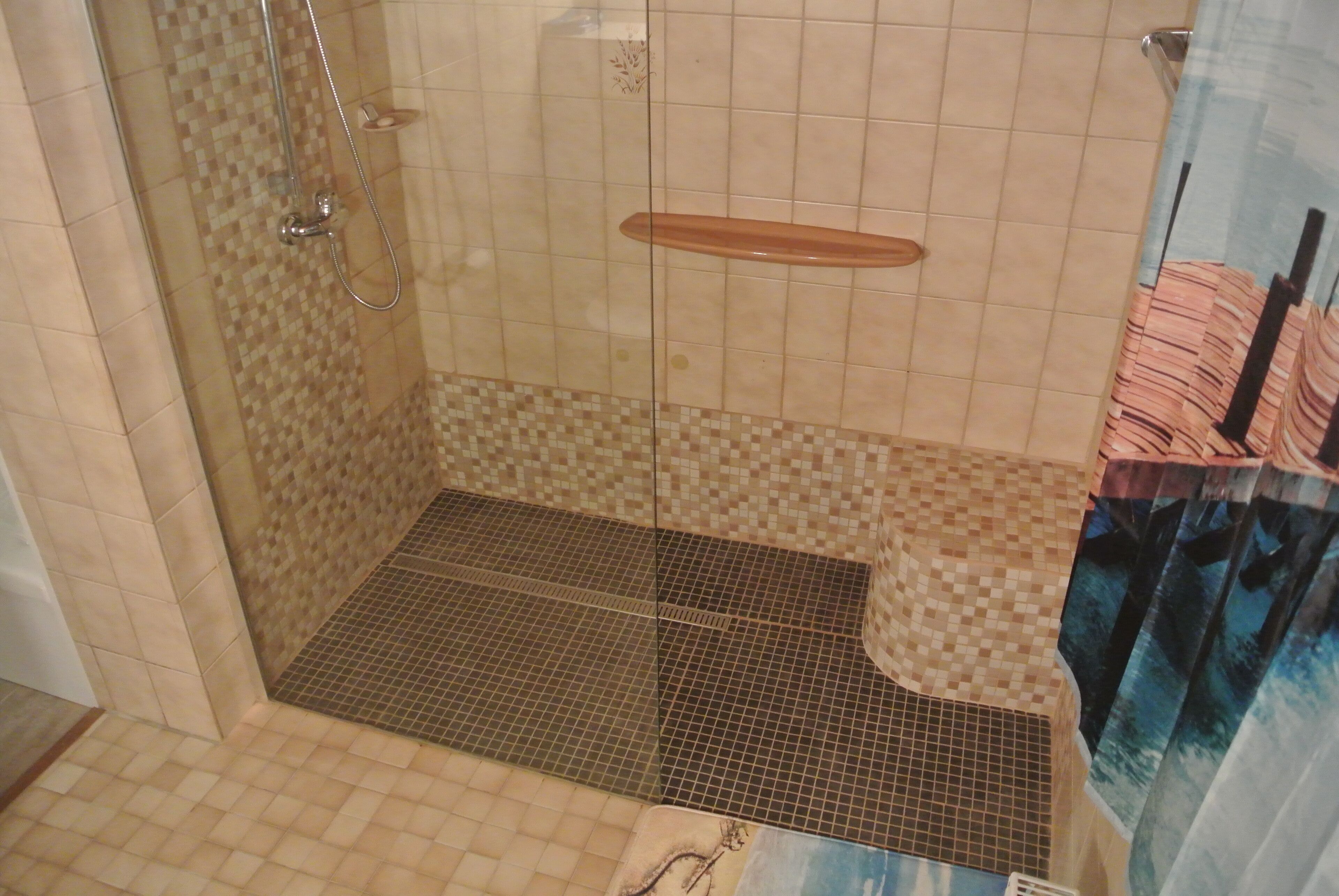 Shower, hair dryer, bathrobes, towels