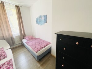 2 bedrooms, free WiFi, bed sheets