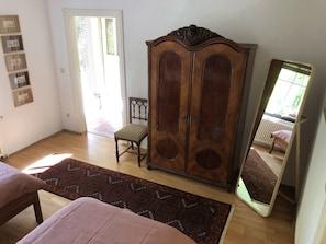 1 bedroom, WiFi, bed sheets, wheelchair access