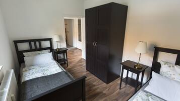 3 slaapkamers, een strijkplank/strijkijzer, wifi, beddengoed