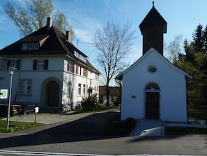 Exterior - Creative comfort in the renovated classroom, 123 sqm (Argenbühl)