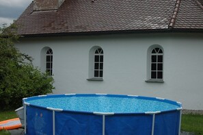 Outdoor spa tub - Creative comfort in the renovated classroom, 123 sqm (Argenbühl)