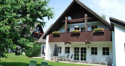 Feel good on the sun terrace, 2-4 pers. 65sqm, terrace, 2 bedrooms. W-lan