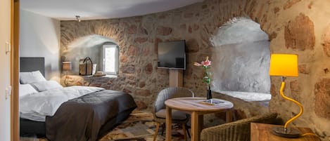 2 عدّة غرف نوم وواي فاي وملاءات أسرّة