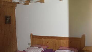 6 Schlafzimmer, kostenloses WLAN, Bettwäsche