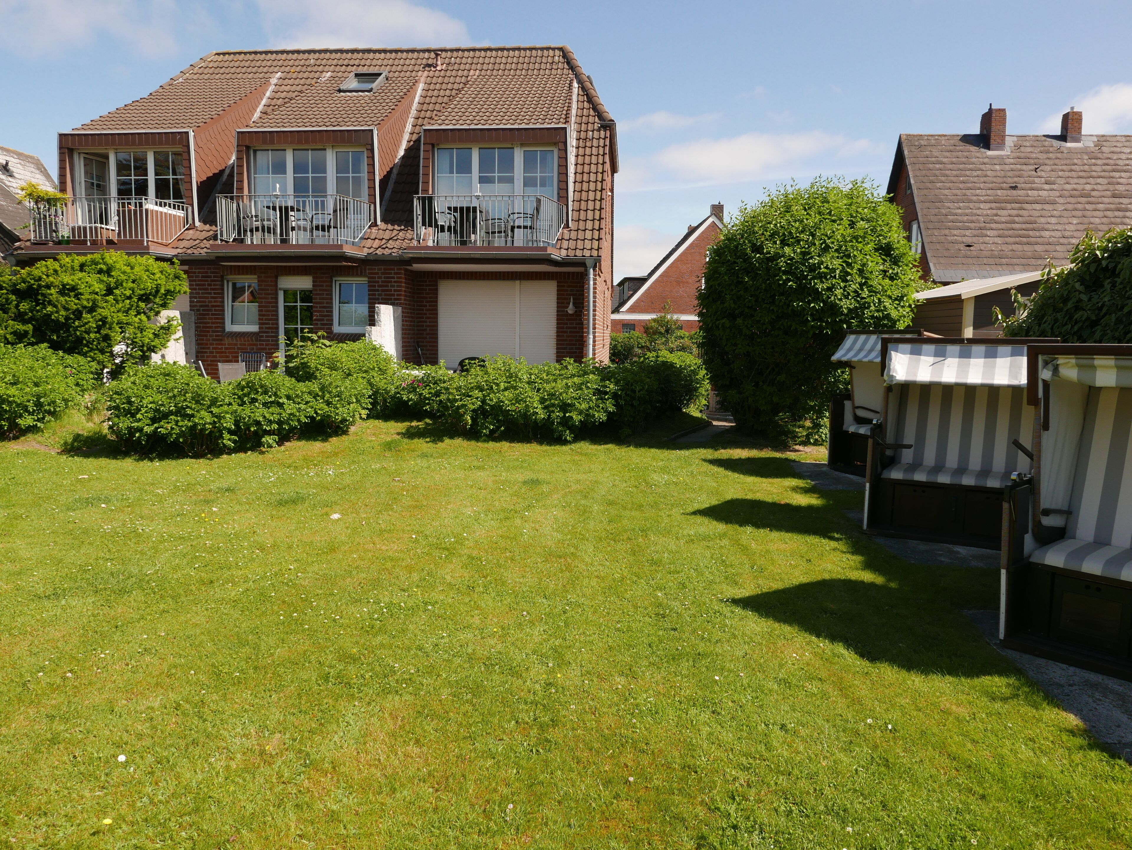 Wohnung Bremer links oben
großer Garten (Südlage), Strandkörbe (Saisonabhängig)