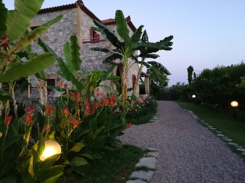 Liebevoll eingerichteter,familienfreundlicher,ruhig gelegener,Natursteinbungalow