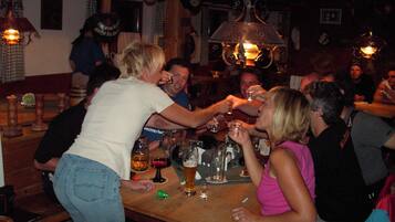 Bar (in der Unterkunft)