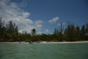 Beach nearby, sun-loungers, beach towels
