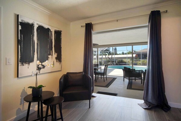 Interior - Villa Palaco Grande, heated pool, Gulf access boat for additional fee (Cape Coral)