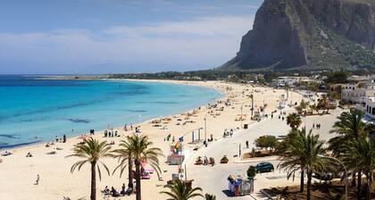 Villa Katiuscia with private pool, garden, near the beach, wifi free.