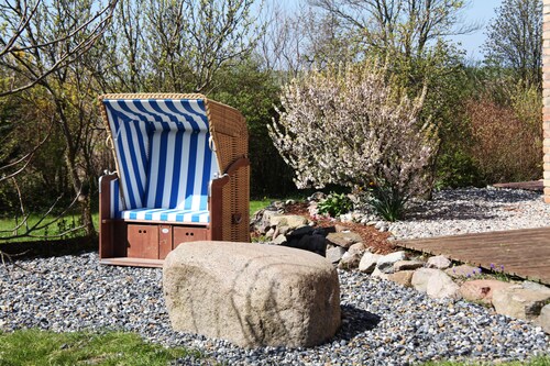 A lot of space and rest between beach and nature