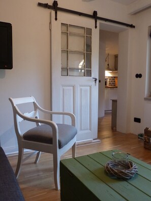 Tv, bøger, stereoanlæg