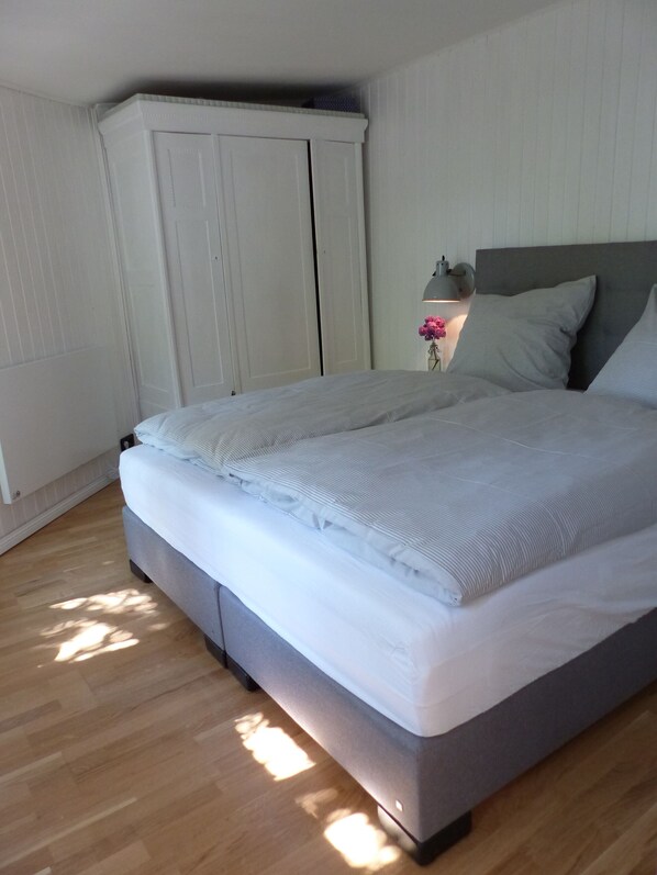 1 Schlafzimmer, Bügeleisen/Bügelbrett, Reisekinderbett, kostenloses WLAN