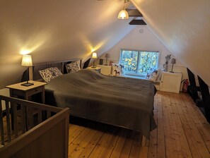 1 chambre, lit parapluie, Wi-Fi gratuit, draps fournis